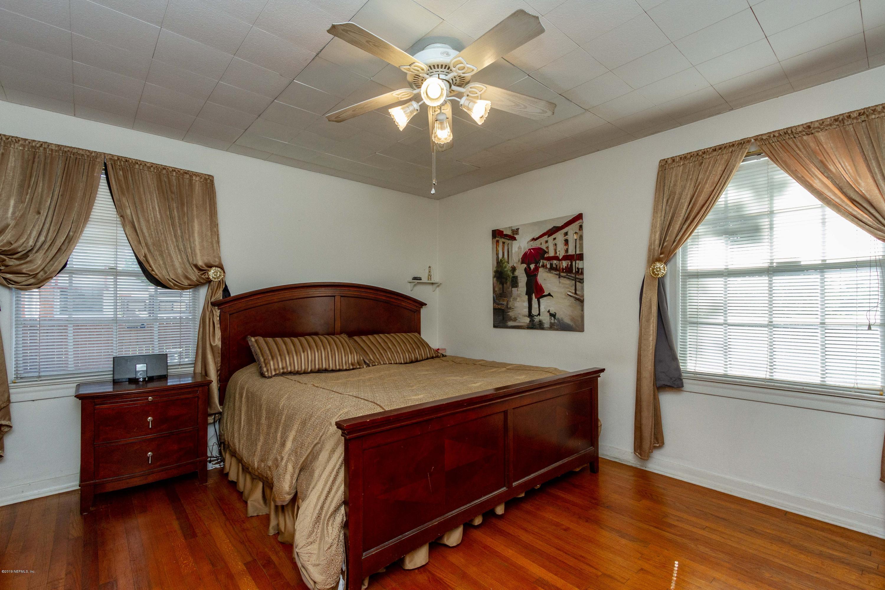 2150 Traymore Road Jacksonville, FL 32207 - Photo 19 of 39 Light and Bright