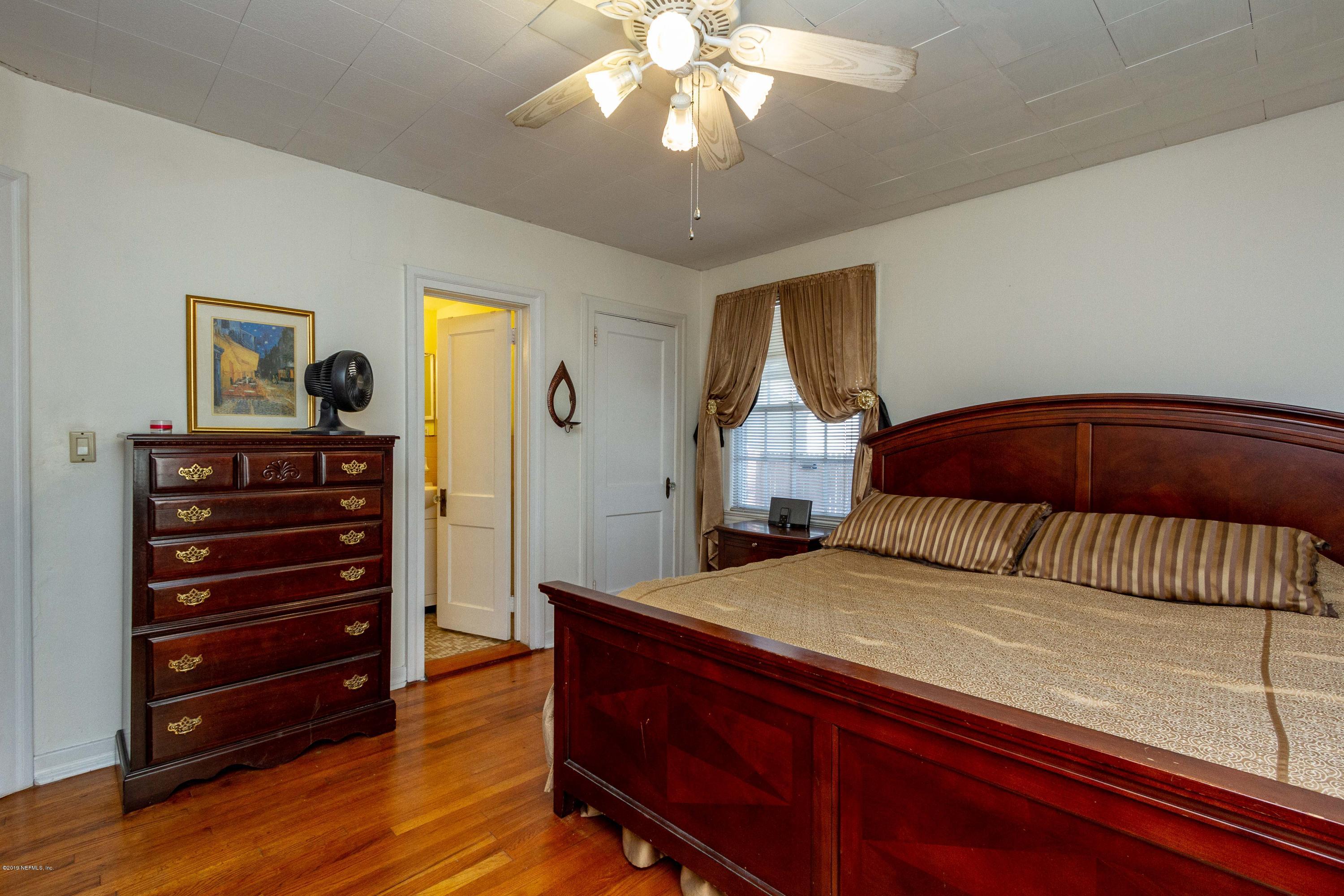 2150 Traymore Road Jacksonville, FL 32207 - Photo 20 of 39 Master Bedroom