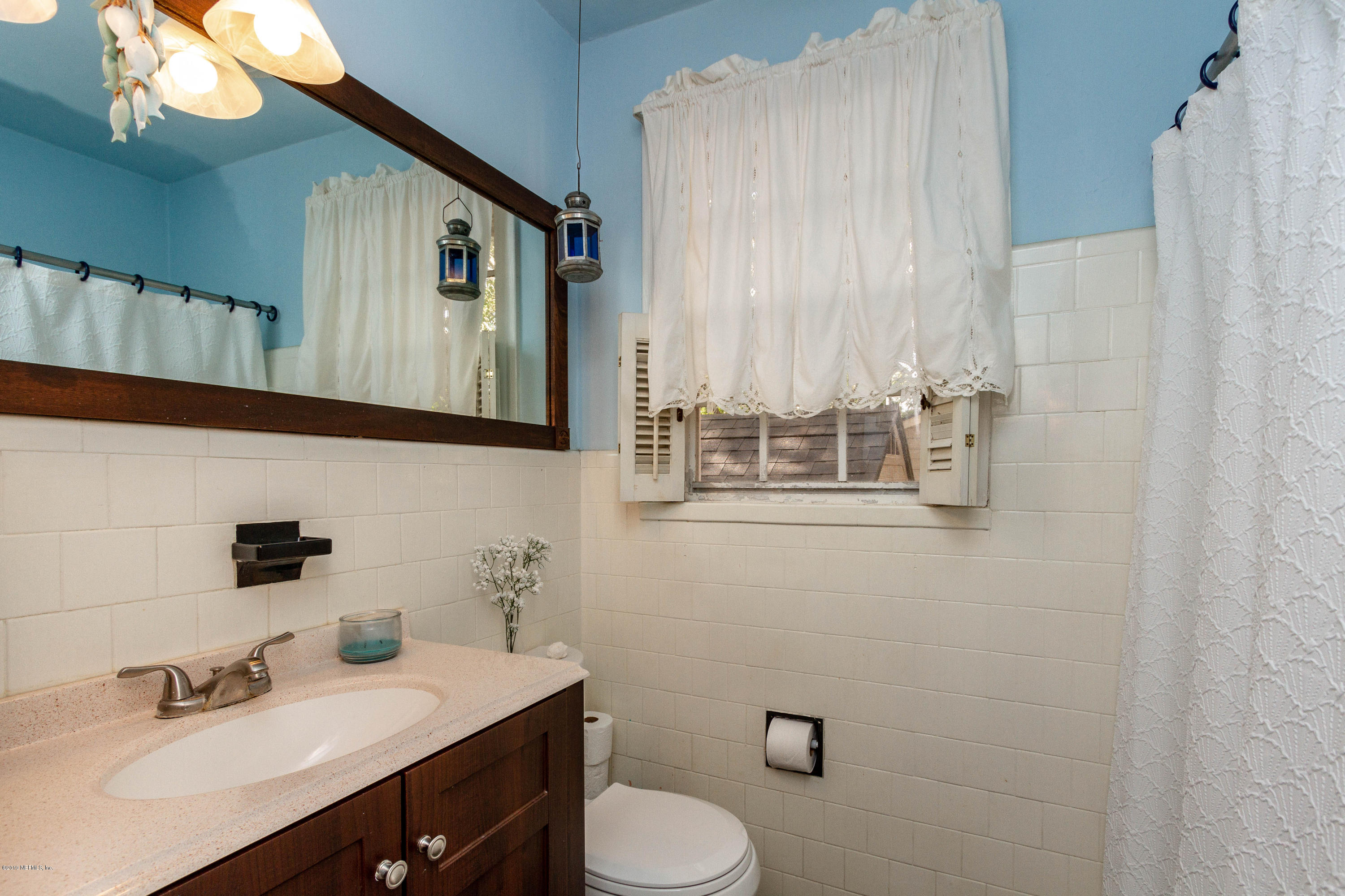 2150 Traymore Road Jacksonville, FL 32207 - Photo 28 of 39 Hall bath