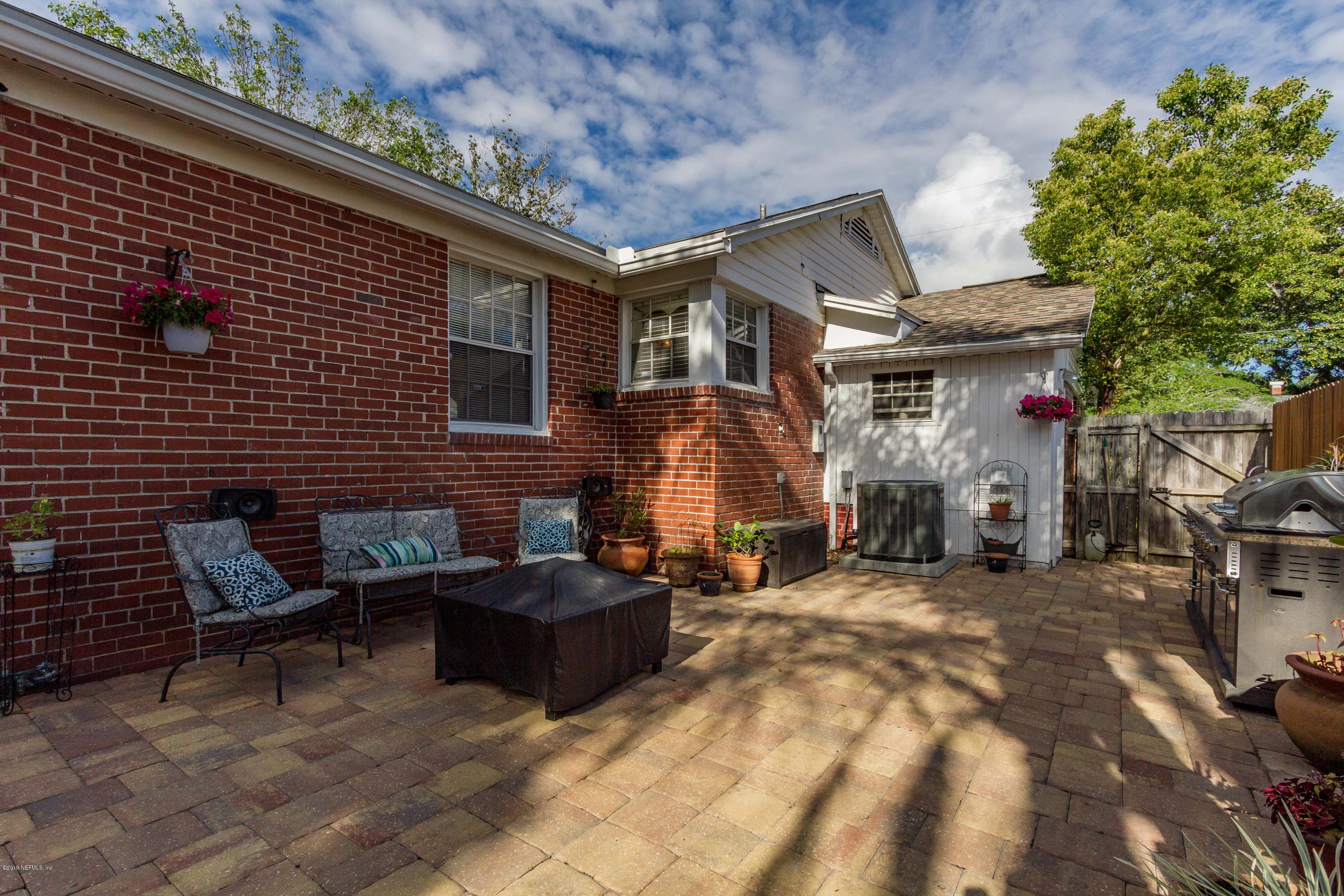 2150 Traymore Road Jacksonville, FL 32207 - Photo 32 of 39 Relax abd out up your feet!
