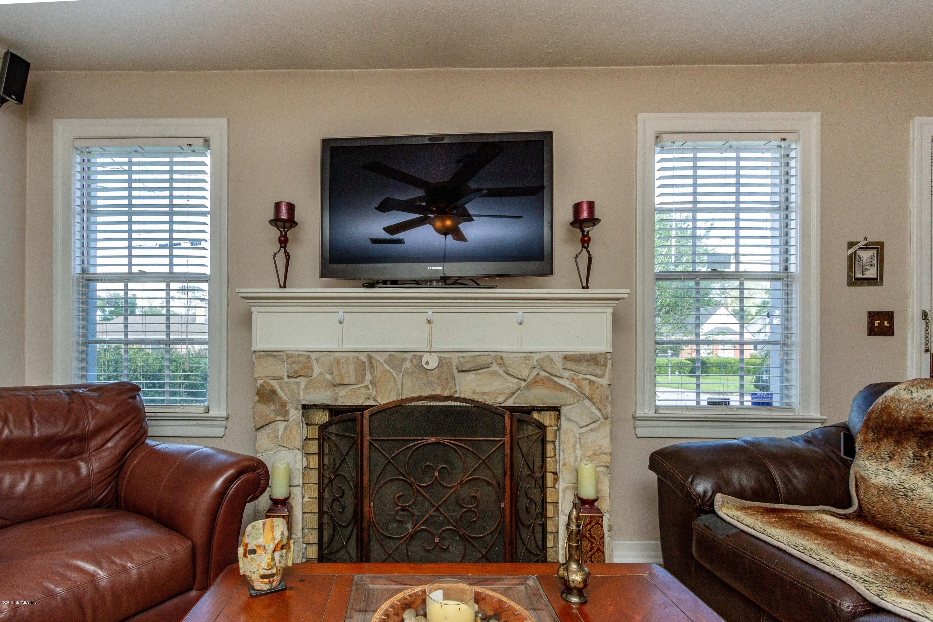2150 Traymore Road Jacksonville, FL 32207 - Photo 9 of 39 Cozy fireplace