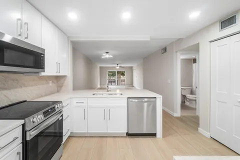 $325,000 | 2905 Southwest 22nd Avenue, Unit 2020, Delray Beach, FL 33445