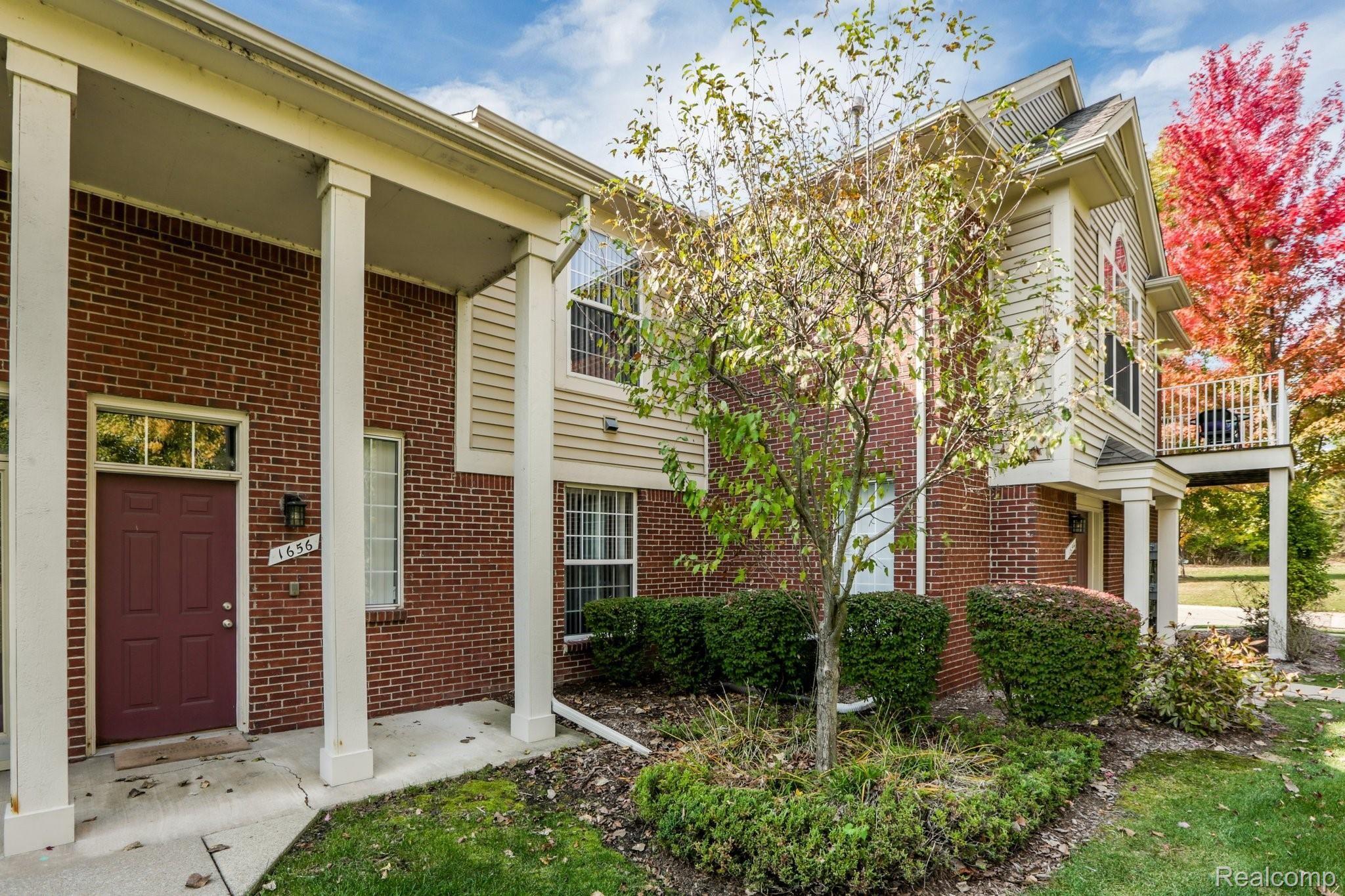 1656 Deepwood Circle Rochester, MI 48307 - Photo 1 of 25 1656+Deepwood+Cir+Rochester-0-web.jpg