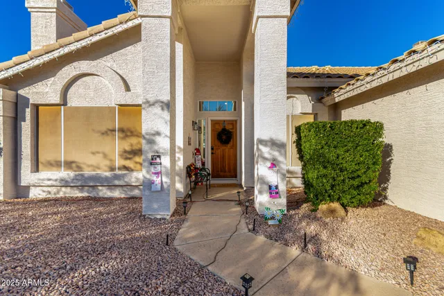 a view of entryway front of house