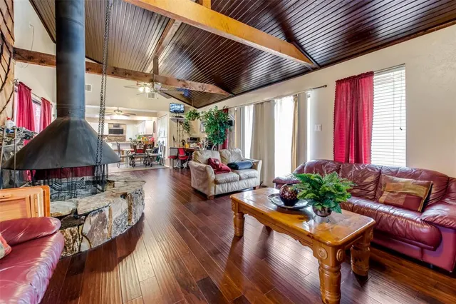 $1,200,000 | 1735 West Belt Line Road, DeSoto, TX 75115