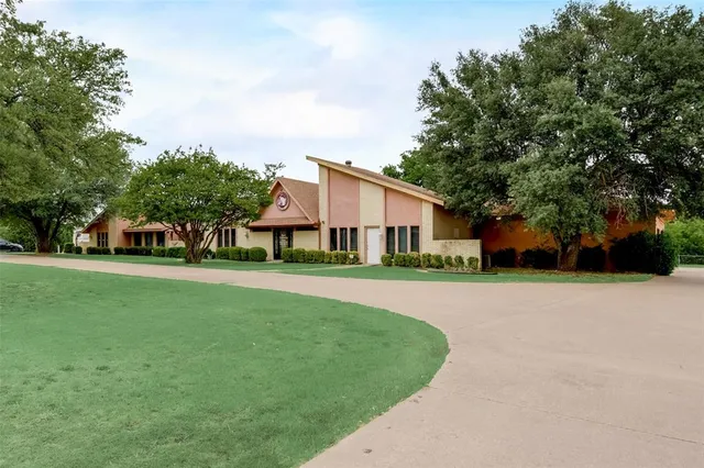 $1,200,000 | 1735 West Belt Line Road, DeSoto, TX 75115