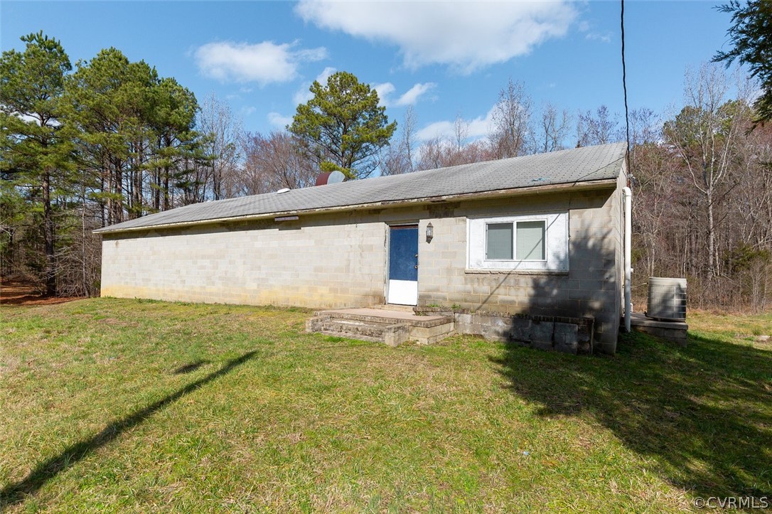 4840 Longbridge Road Richmond, VA 23231 - Photo 20 of 21 Cinderblock outbuilding with finished interior of