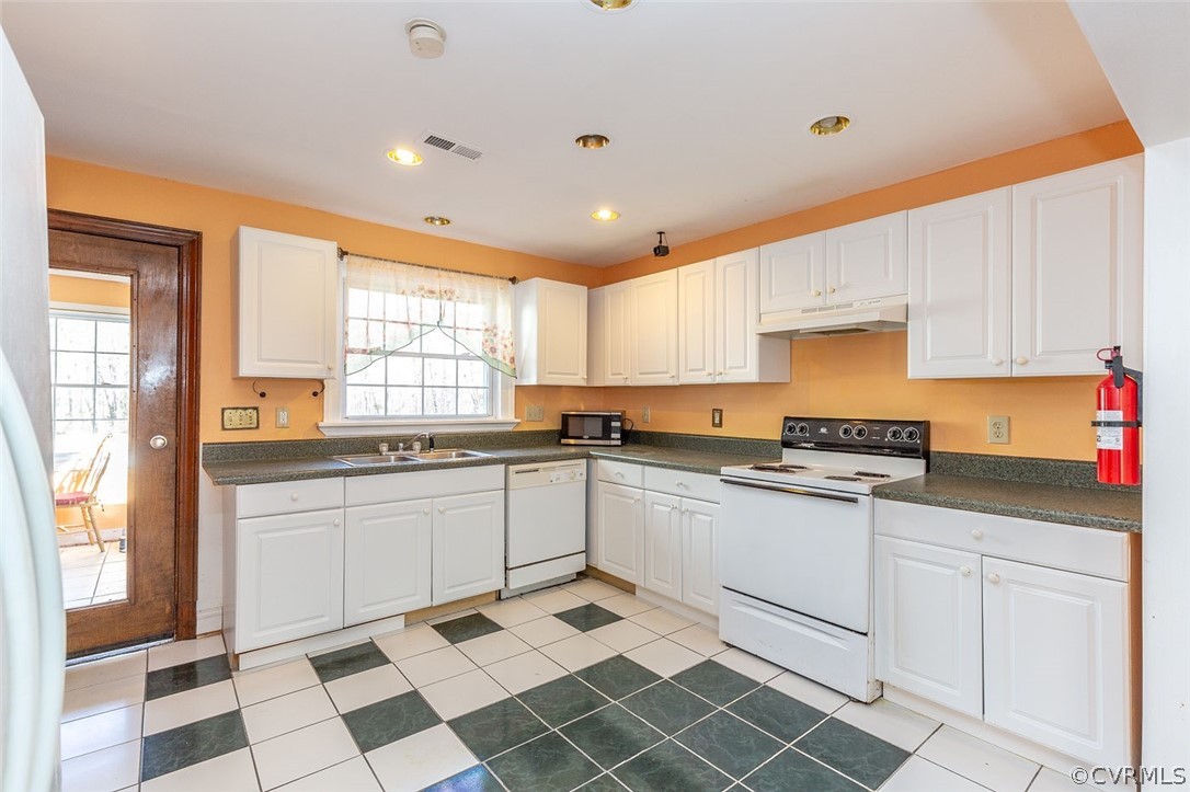 4840 Longbridge Road Richmond, VA 23231 - Photo 7 of 21 Kitchen with recess lighting.