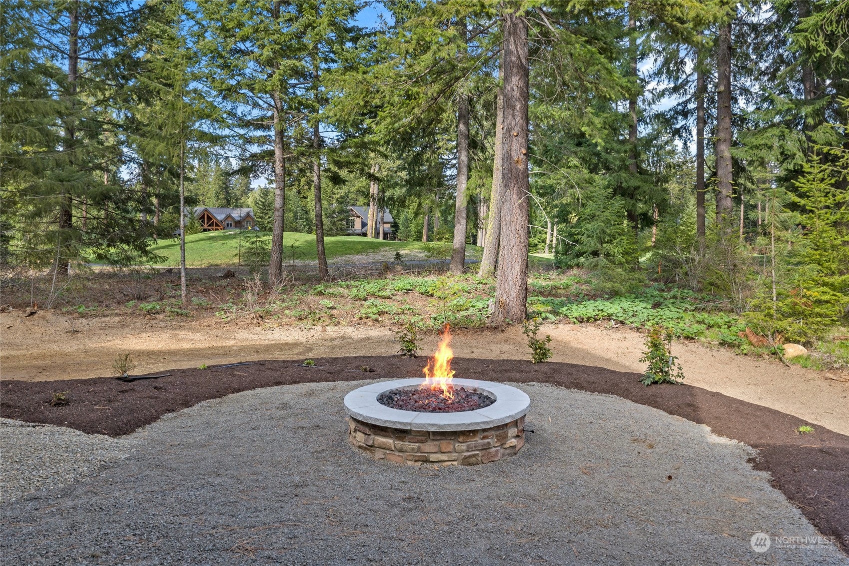 1810 Larkspur Loop Cle Elum, WA 98922 - Photo 17 of 35 a swimming pool with outdoor seating and yard