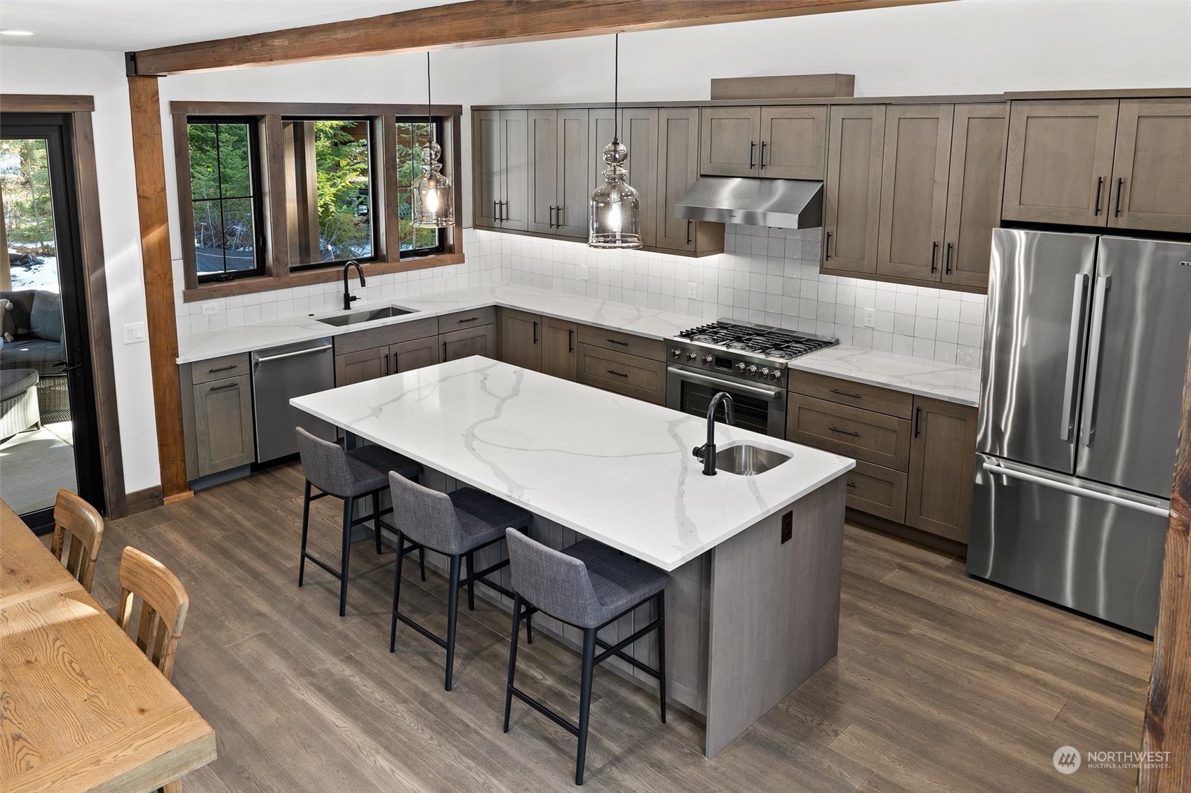 1810 Larkspur Loop Cle Elum, WA 98922 - Photo 21 of 35 a kitchen with a sink appliances and cabinets