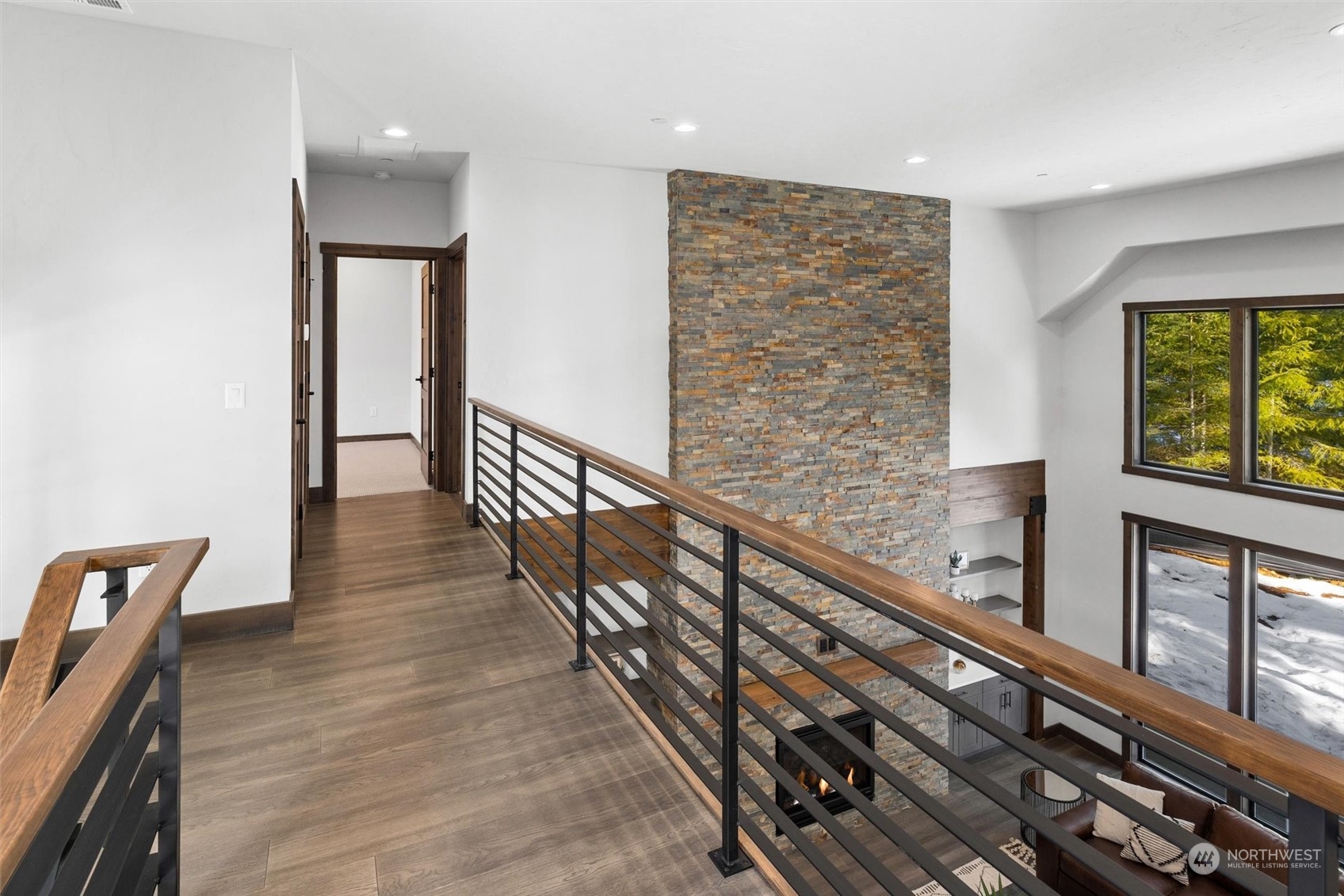 1810 Larkspur Loop Cle Elum, WA 98922 - Photo 23 of 35 a view of an entryway with wooden floor