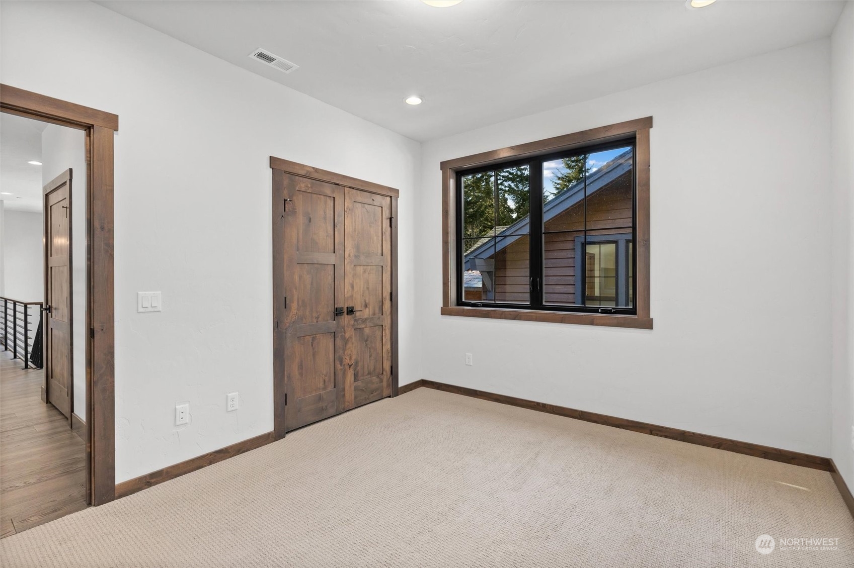 1810 Larkspur Loop Cle Elum, WA 98922 - Photo 28 of 35 a view of an empty room with a window