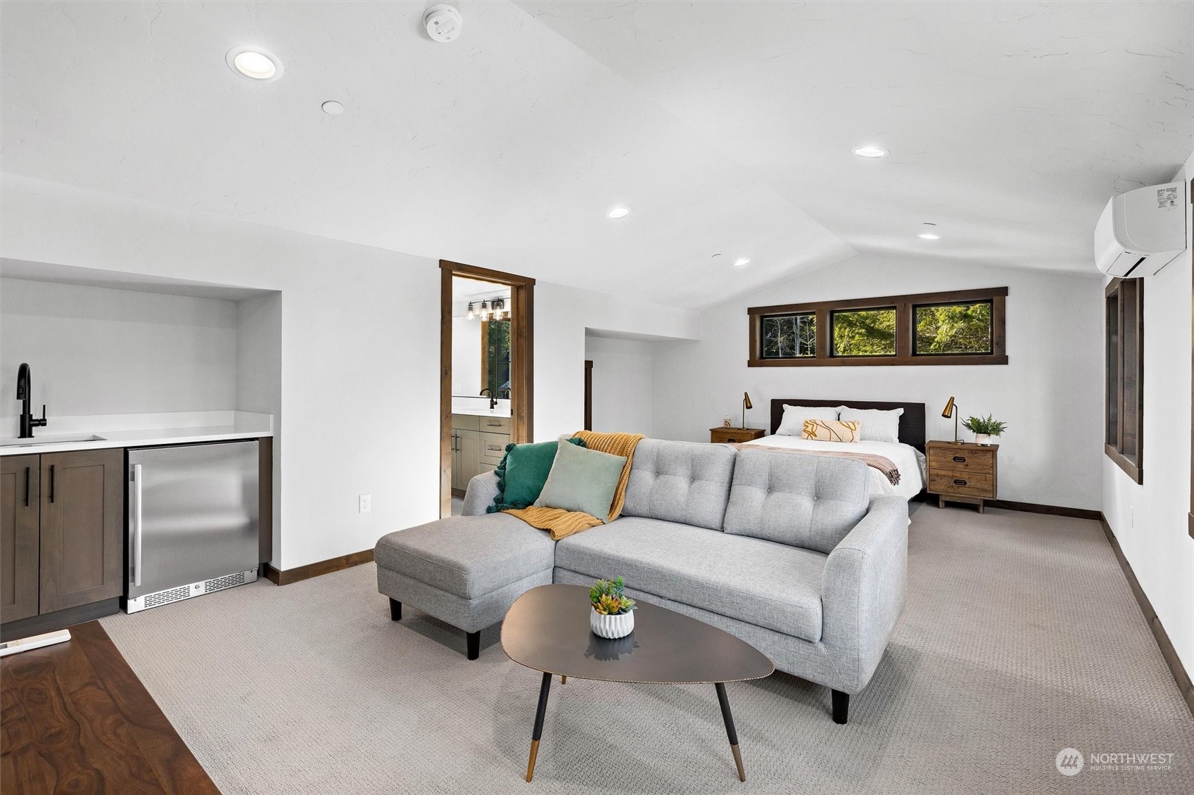 1810 Larkspur Loop Cle Elum, WA 98922 - Photo 32 of 35 a living room with furniture and a flat screen tv