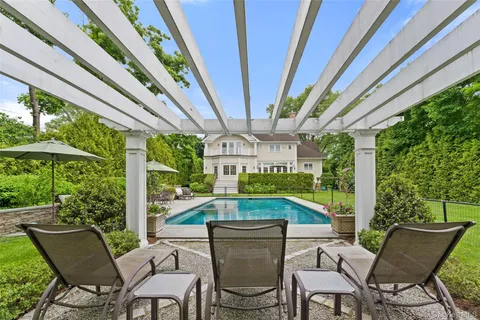 $3,495,000 | 64 Stratton Road, Scarsdale, NY 10583