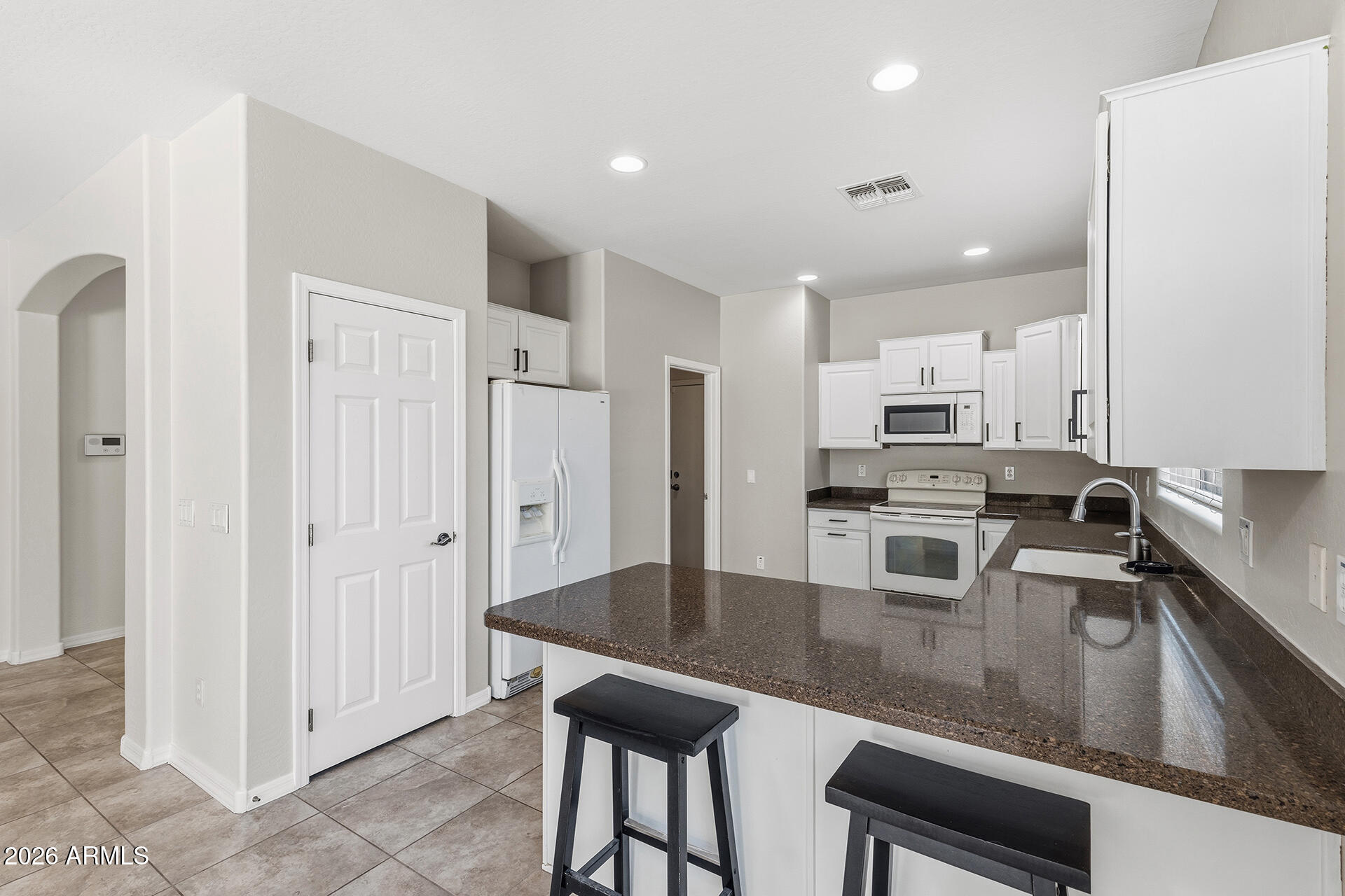 2319 West Beverly Rd. Phoenix, AZ 85041 - Photo 6 of 28