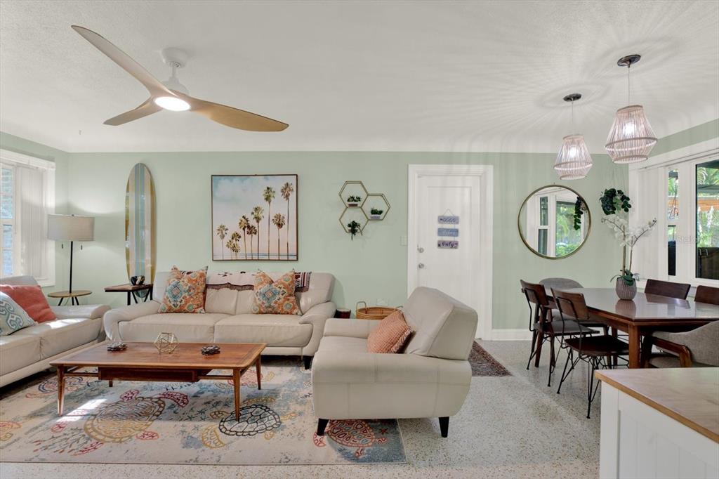 5572 100th Way North St. Petersburg, FL 33708 - Photo 5 of 34