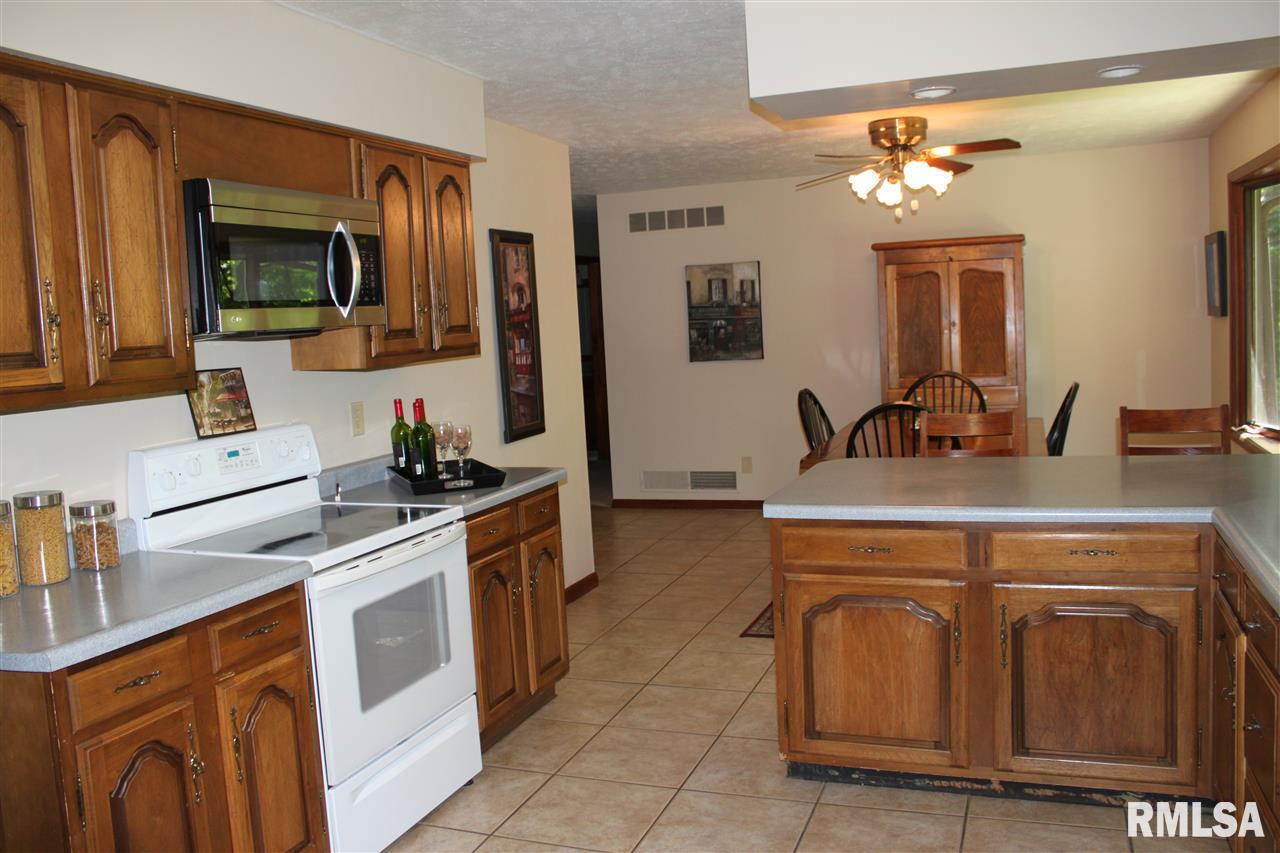 479 Oak Point Road Metamora, IL 61548 - Photo 8 of 24
