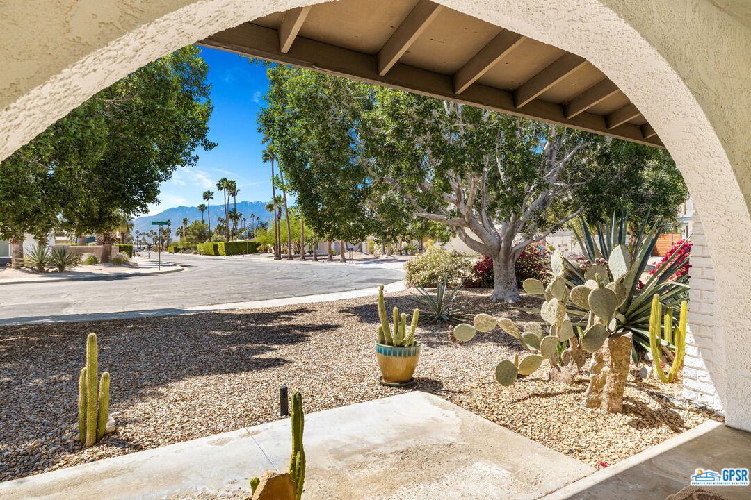 1250 East Delgado Road Palm Springs, CA 92262 - Photo 11 of 35