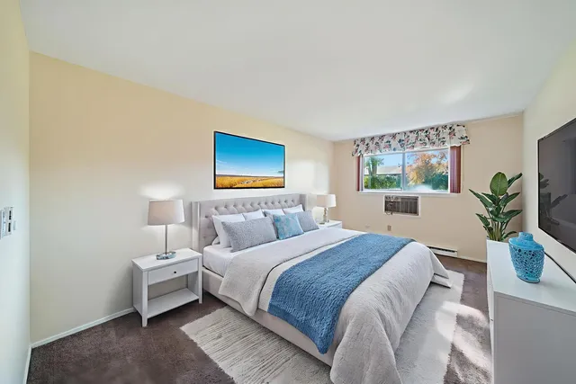 $200,000 | 826 East Old Willow Road, Unit 103, Prospect Heights, IL 60070