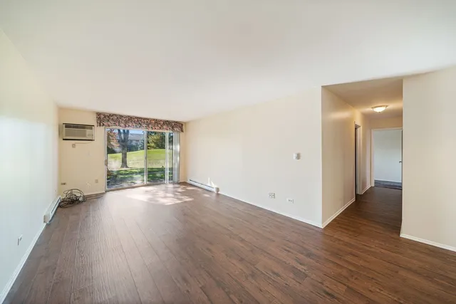 $200,000 | 826 East Old Willow Road, Unit 103, Prospect Heights, IL 60070