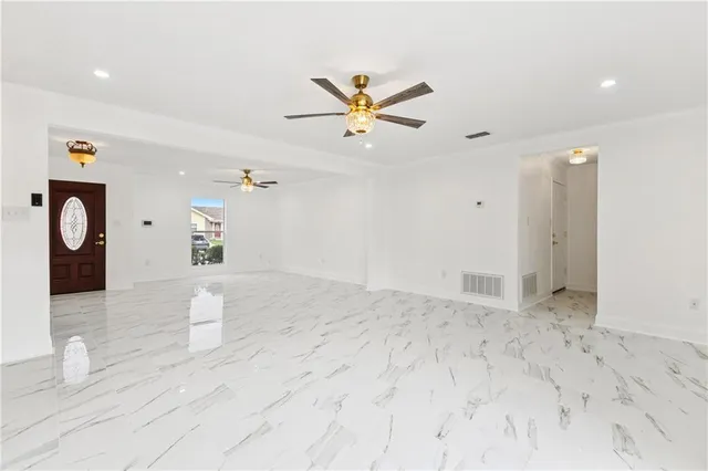 $2,400 | 3112 Primwood Drive, Harvey, LA 70058