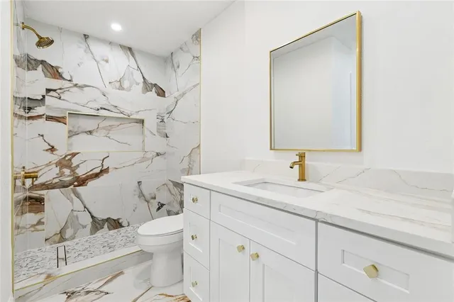 $2,400 | 3112 Primwood Drive, Harvey, LA 70058