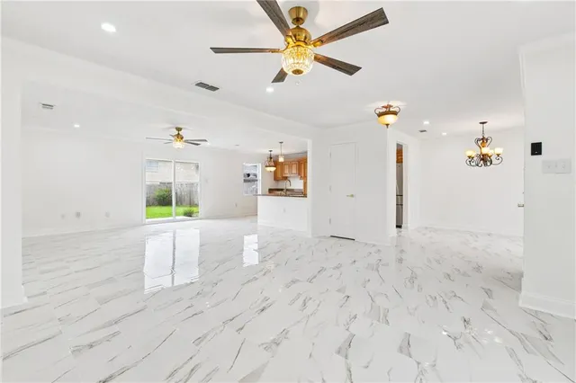 $2,400 | 3112 Primwood Drive, Harvey, LA 70058