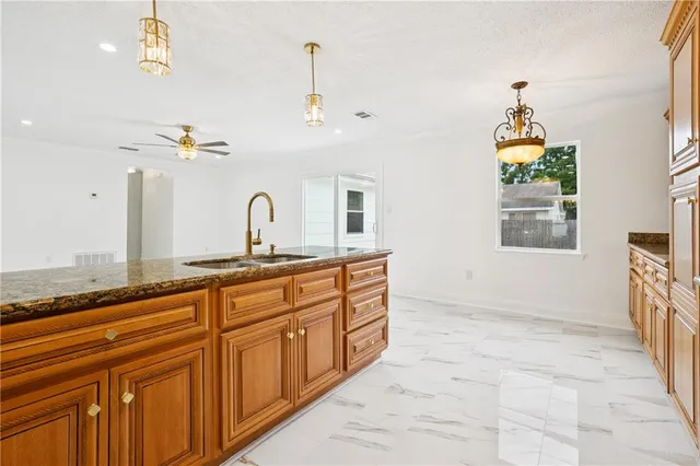 $2,400 | 3112 Primwood Drive, Harvey, LA 70058