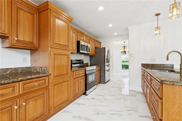 $2,400 | 3112 Primwood Drive, Harvey, LA 70058