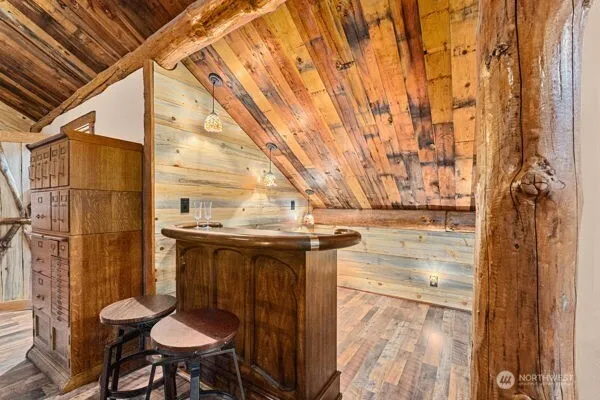 $1,100,000 | 59 Siochanta Drive, Kettle Falls, WA 99141