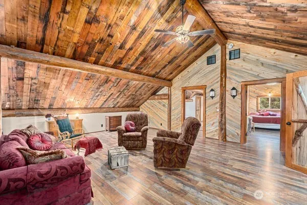 $1,100,000 | 59 Siochanta Drive, Kettle Falls, WA 99141