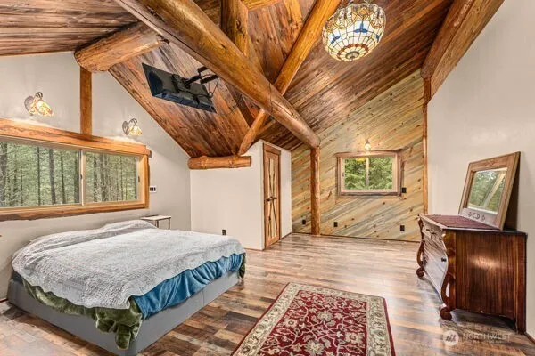 $1,100,000 | 59 Siochanta Drive, Kettle Falls, WA 99141