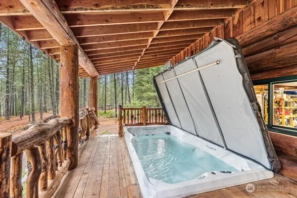 $1,100,000 | 59 Siochanta Drive, Kettle Falls, WA 99141