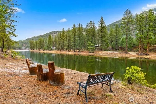 $1,100,000 | 59 Siochanta Drive, Kettle Falls, WA 99141