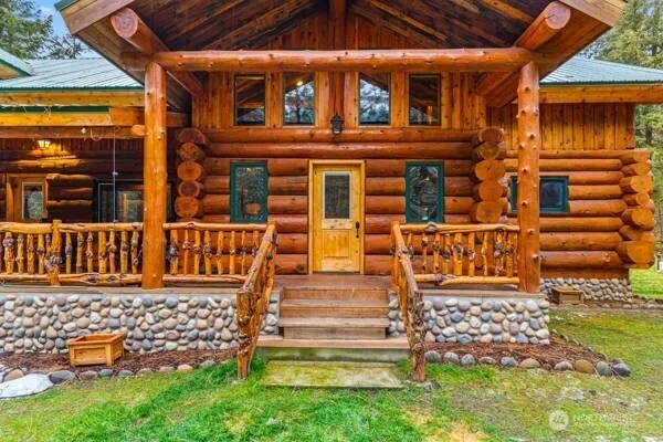 $1,100,000 | 59 Siochanta Drive, Kettle Falls, WA 99141