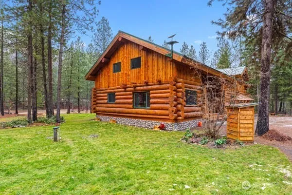 $1,100,000 | 59 Siochanta Drive, Kettle Falls, WA 99141