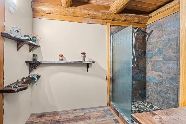 $1,100,000 | 59 Siochanta Drive, Kettle Falls, WA 99141