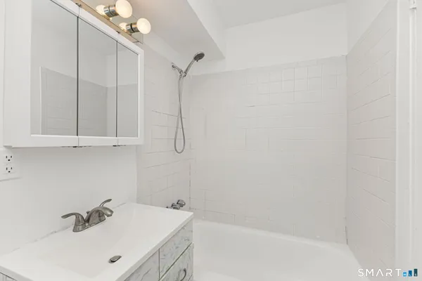 $1,925 | 125 Prospect Street, Unit 2D, Stamford, CT 06901