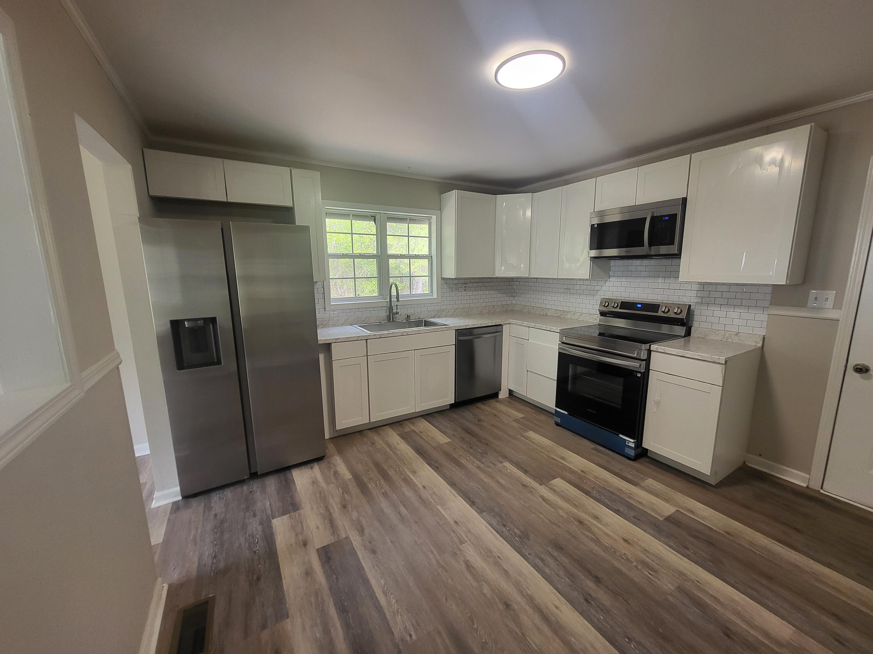 4000 North Center Road Hartsville, SC 29550 - Photo 3 of 43 1000010546
