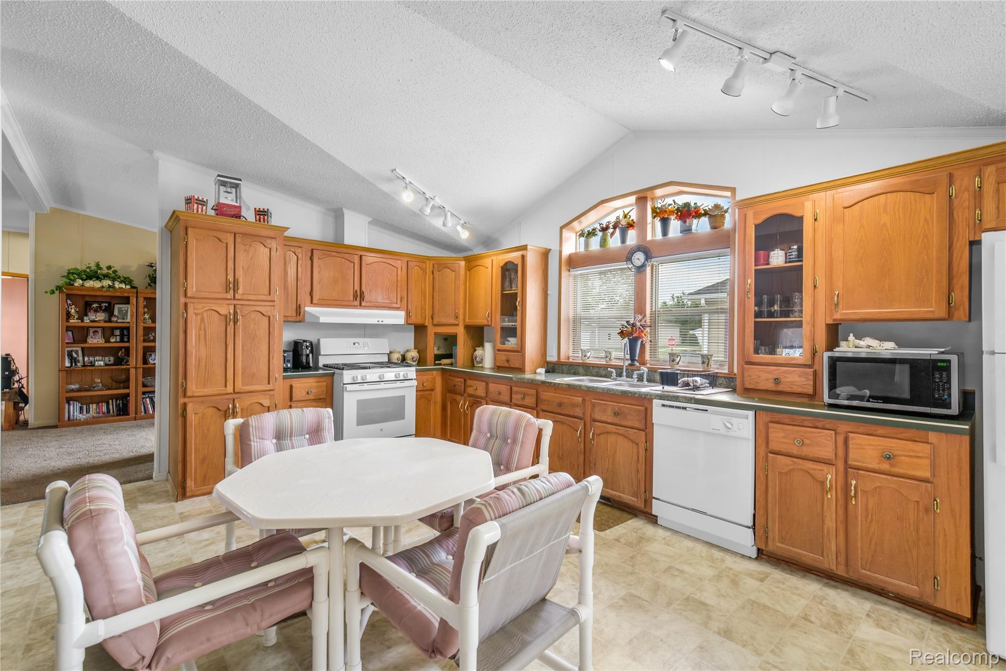 13451 Mapleview Street Carleton, MI 48117 - Photo 19 of 35 _BDB8331.jpg