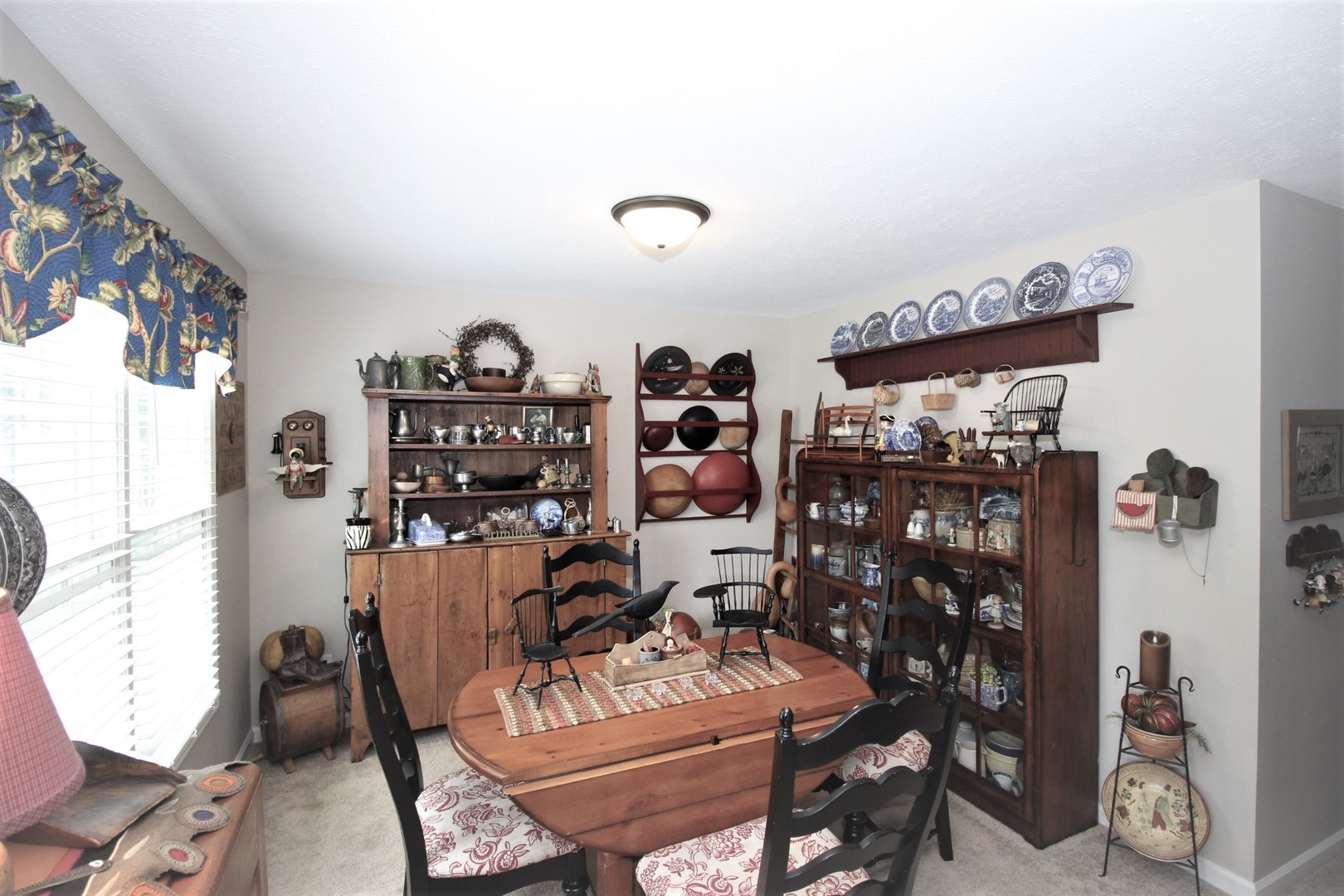 1409 Hull Street Normal, IL 61761 - Photo 5 of 29 a view of a livingroom with furniture and a window