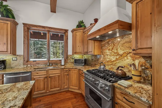 $2,388,000 | 24 Steelhead Court, Donnelly, ID 83615