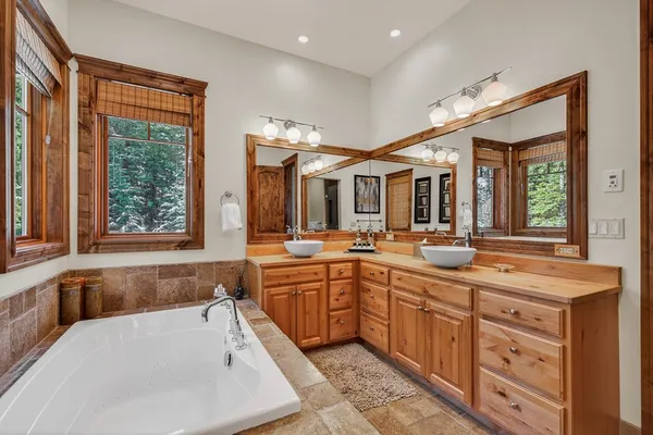 $2,388,000 | 24 Steelhead Court, Donnelly, ID 83615