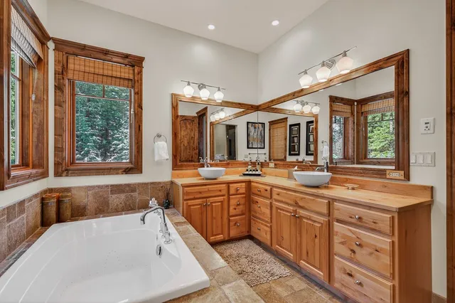 $2,388,000 | 24 Steelhead Court, Donnelly, ID 83615