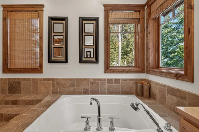 $2,388,000 | 24 Steelhead Court, Donnelly, ID 83615