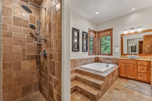 $2,388,000 | 24 Steelhead Court, Donnelly, ID 83615