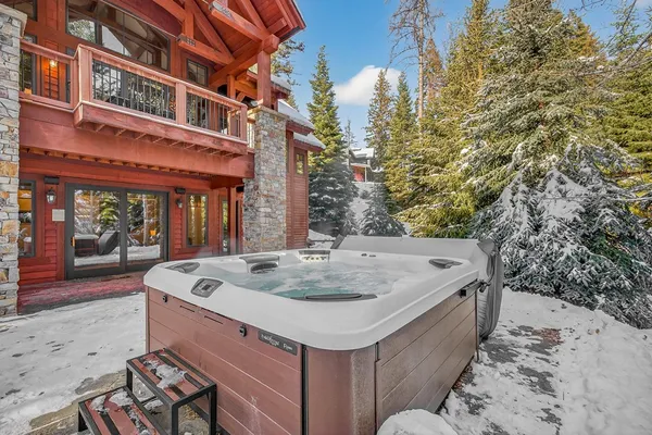 $2,388,000 | 24 Steelhead Court, Donnelly, ID 83615