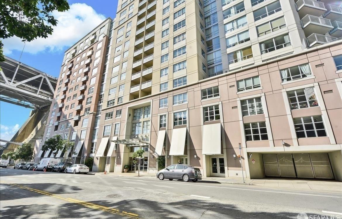 400 Beale Street, Unit 1102 San Francisco, CA 94105 - Photo 23 of 26 a building with a lots of windows