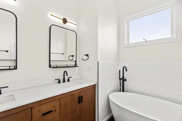 $3,800 | 2625 West Chicago Avenue, Unit 4, Chicago, IL 60622