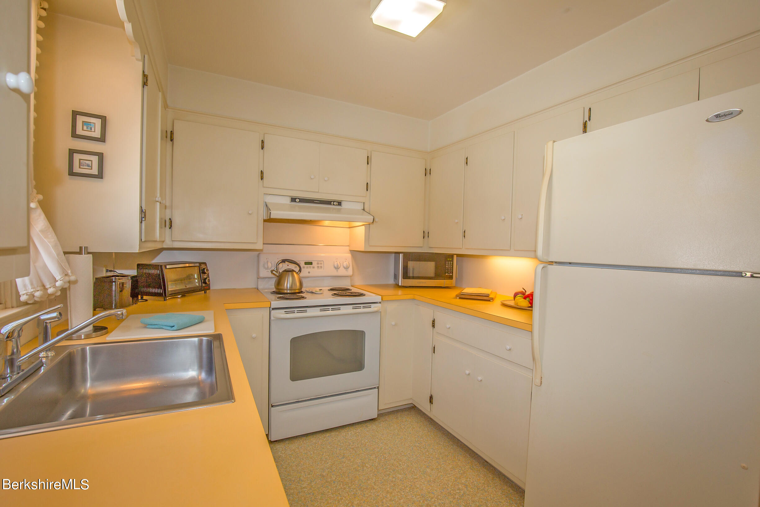 60 King William Road Lenox, MA 01240 - Photo 21 of 35 kitchen